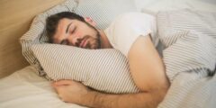 17 نصيحة مجربة للنوم بشكل أفضل في الليل